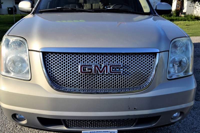 concession-auto-POURRIERES-min_gmc-yukon-truck-grill-2828425